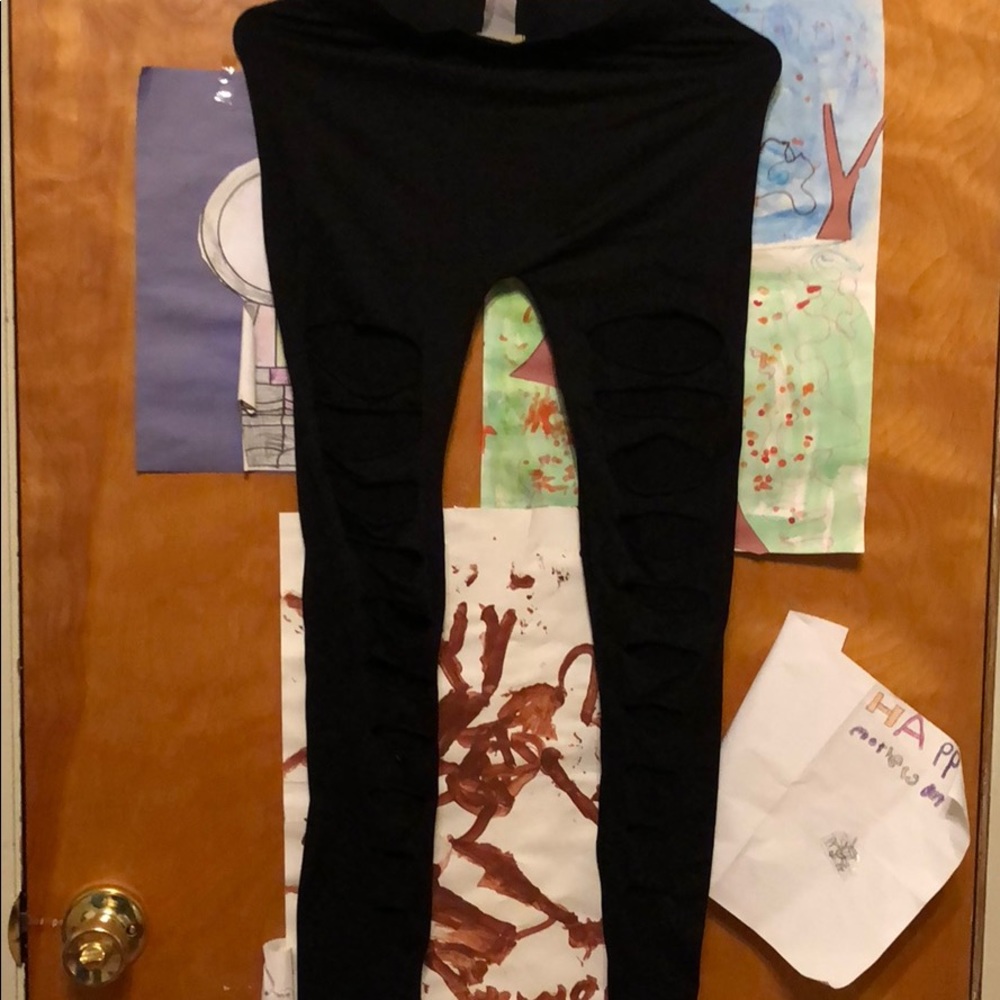 Leggings with holes